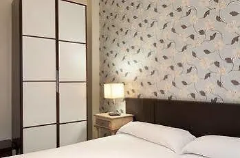 Apartamentos Las Cruces Seville